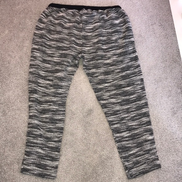 Capri sweatpants - Picture 2 of 3